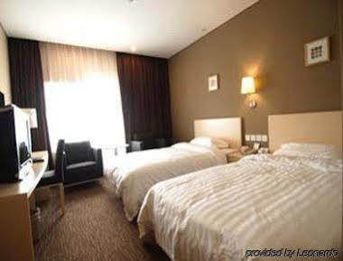 Super 8 Anyang Hong Qi Road Hotel Room photo
